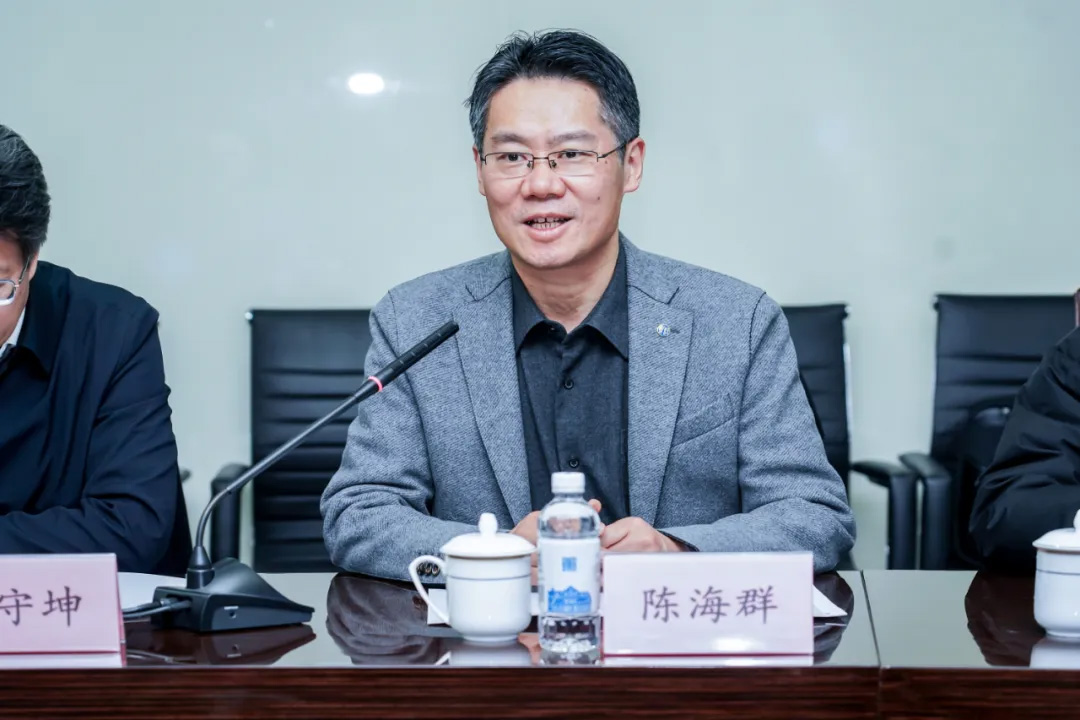 常州大學徐守坤書記、陳海群校長一行蒞臨神開參觀考察(圖4) 常州大學徐守坤書記、陳海群校長一行蒞臨神開參觀考察(圖4)